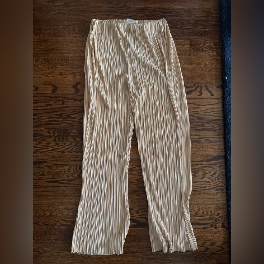 Reign Gold Pleated Trousers size L